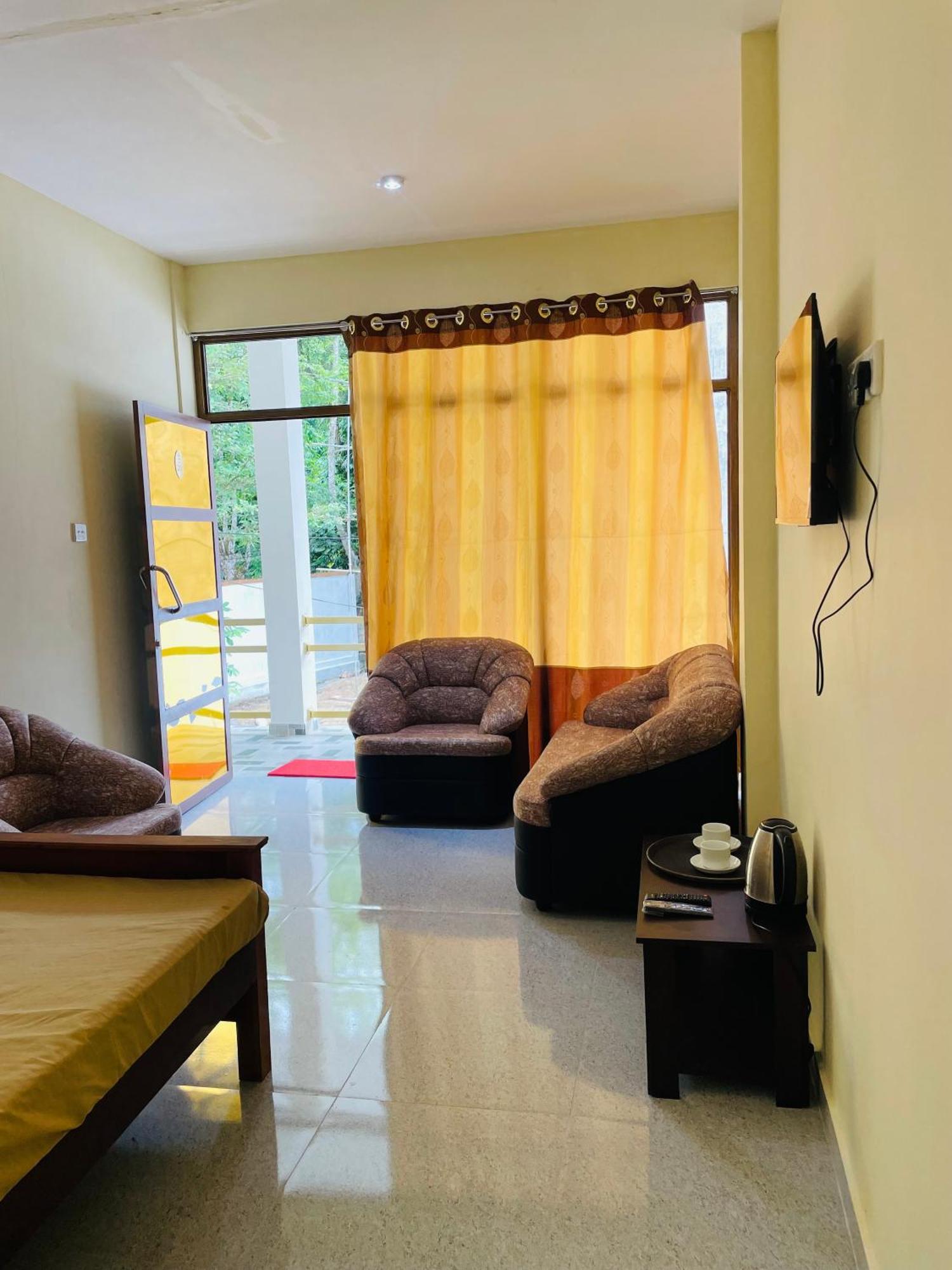 Great Victoria Palace Ratnapura Luaran gambar